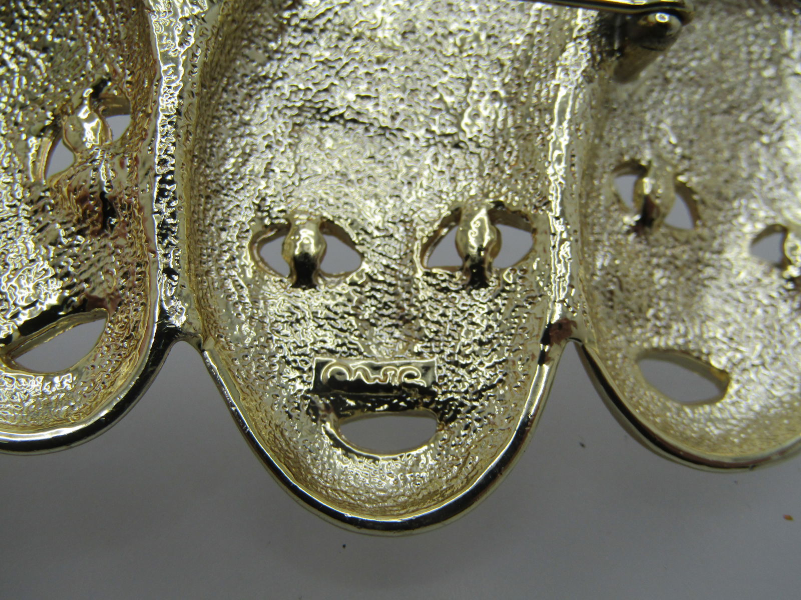 Vintage Three Clowns Brooch, Signed AJC Deco Themed, 1980's-1990's - 4