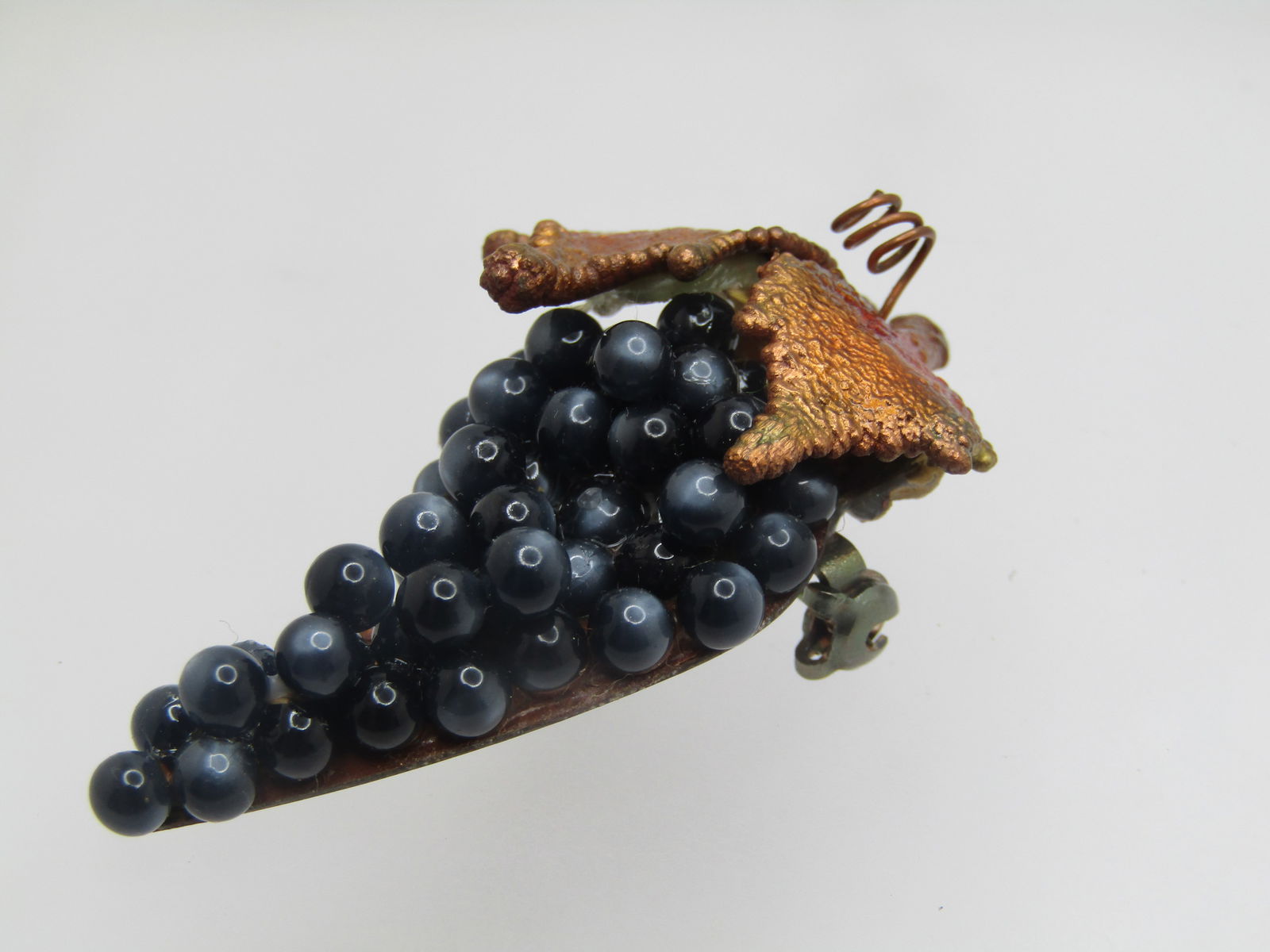 Vintage Purple Moonglow Grape Cluster Brooch, Coppery Leaves, 1940's - 4