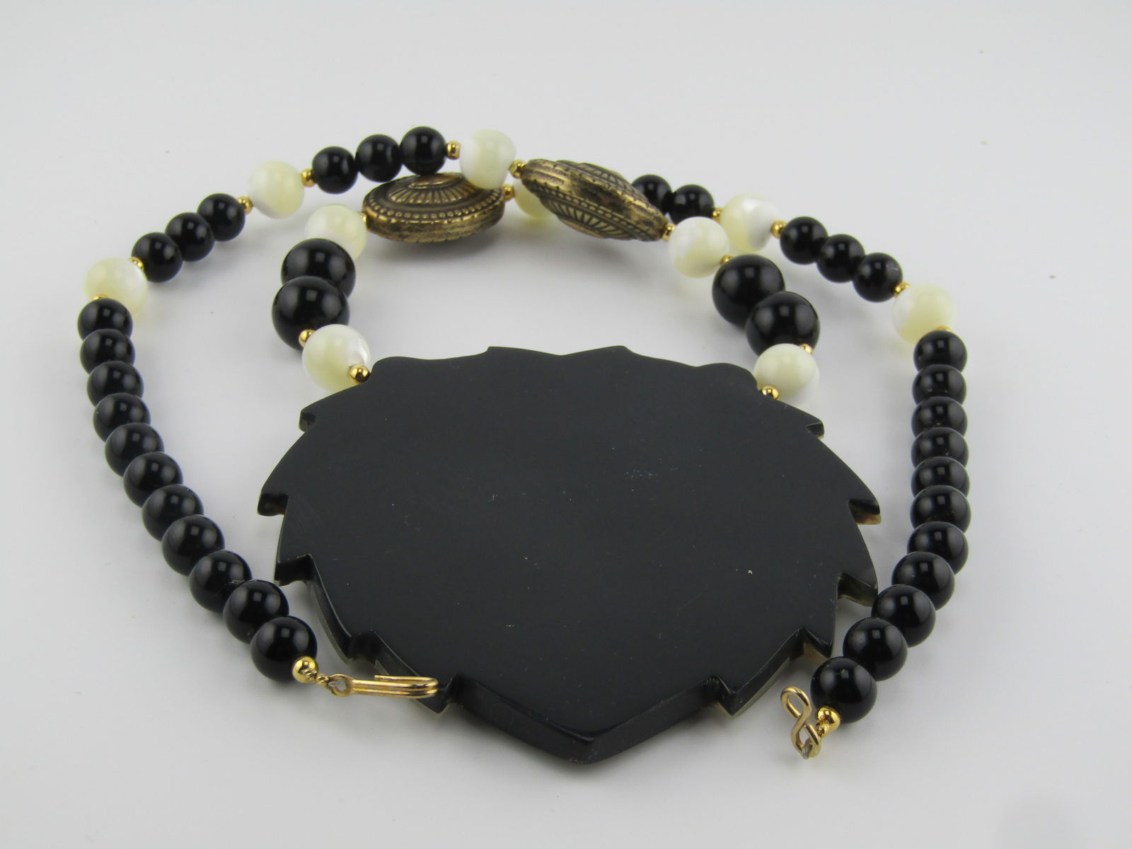 Vintage Lee Sand MOP Lion Beaded Necklace 22", 1970's-1980's - 5