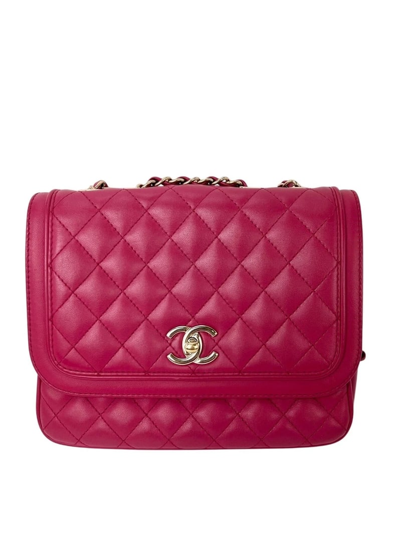 Chanel Lambskin Quilted Lovely Day Medium Pink Flap Crossbody Bag: Title: Chanel Lambskin Quilted Lovely Day Medium Pink Flap Crossbody Bag Description: Authentic Pre-Owned GOYARD St. Louis Goyardine PM Black Tote COLOR: brown and Black RATING: A/B..very good, well m