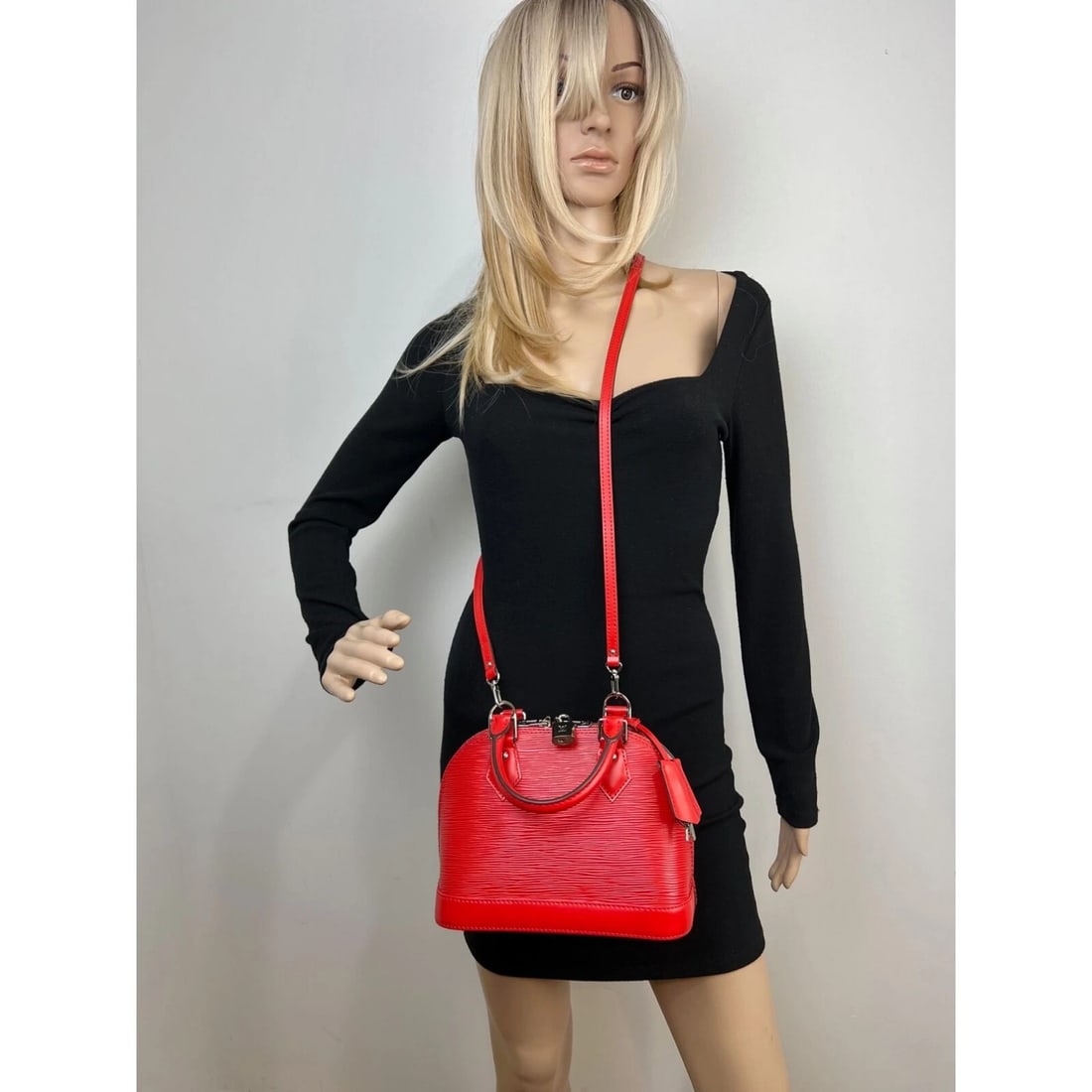LOUIS VUITTON Alma BB Epi Coquelicot Shoulder Bag - 6