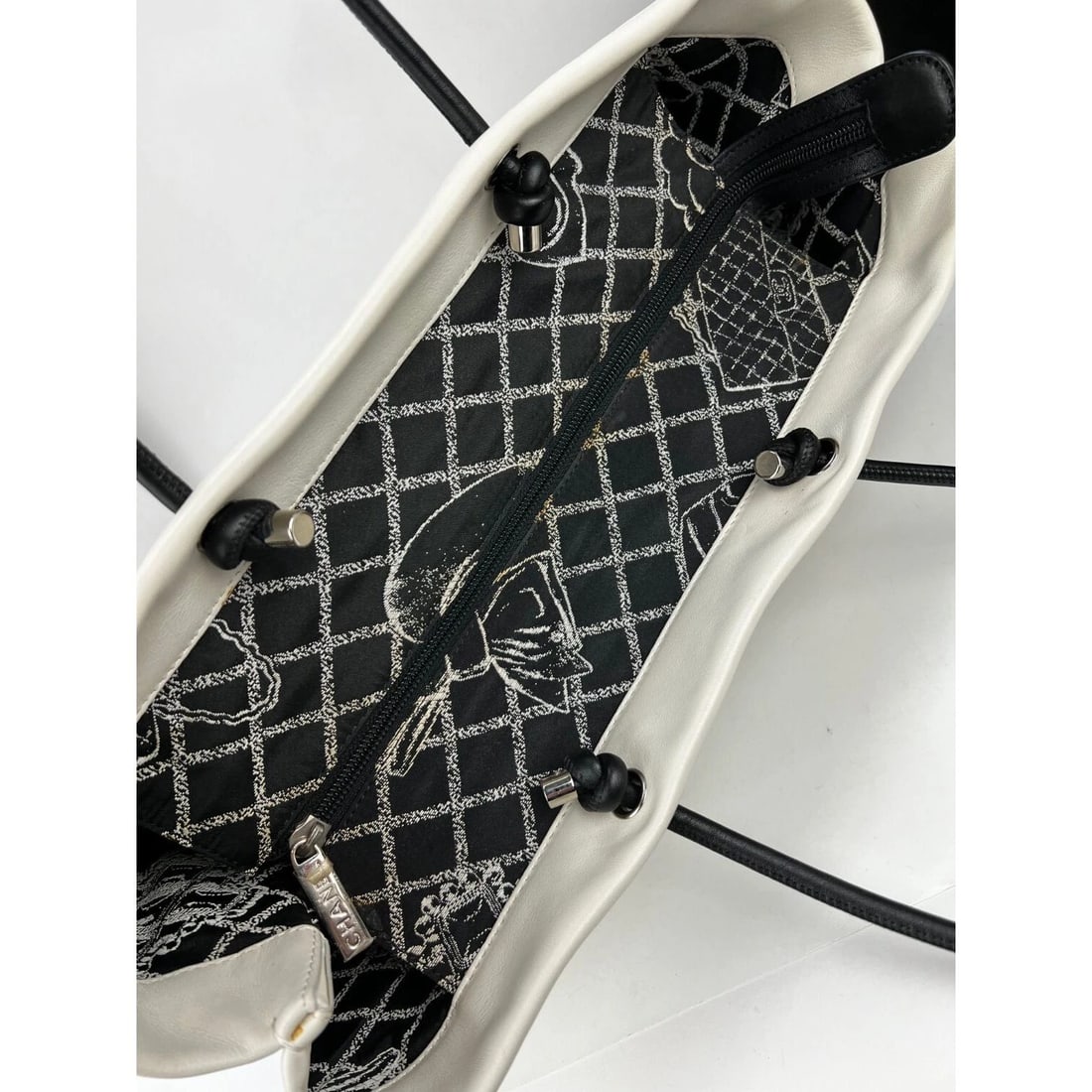 Chanel Essential 31 Rue Cambon Shopping White Leather Tote - 10