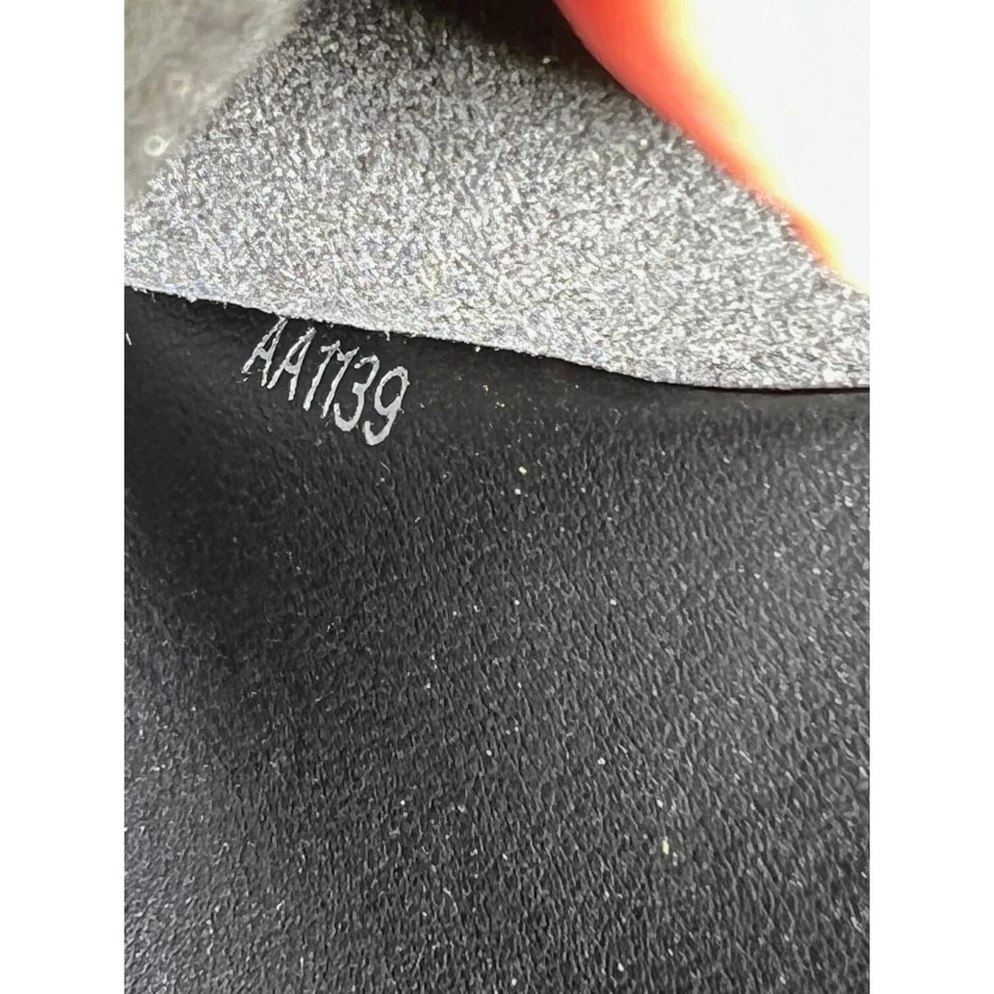 LOUIS VUITTON Reverse Giant Monogram Dauphine Bumbag Clutch - 10