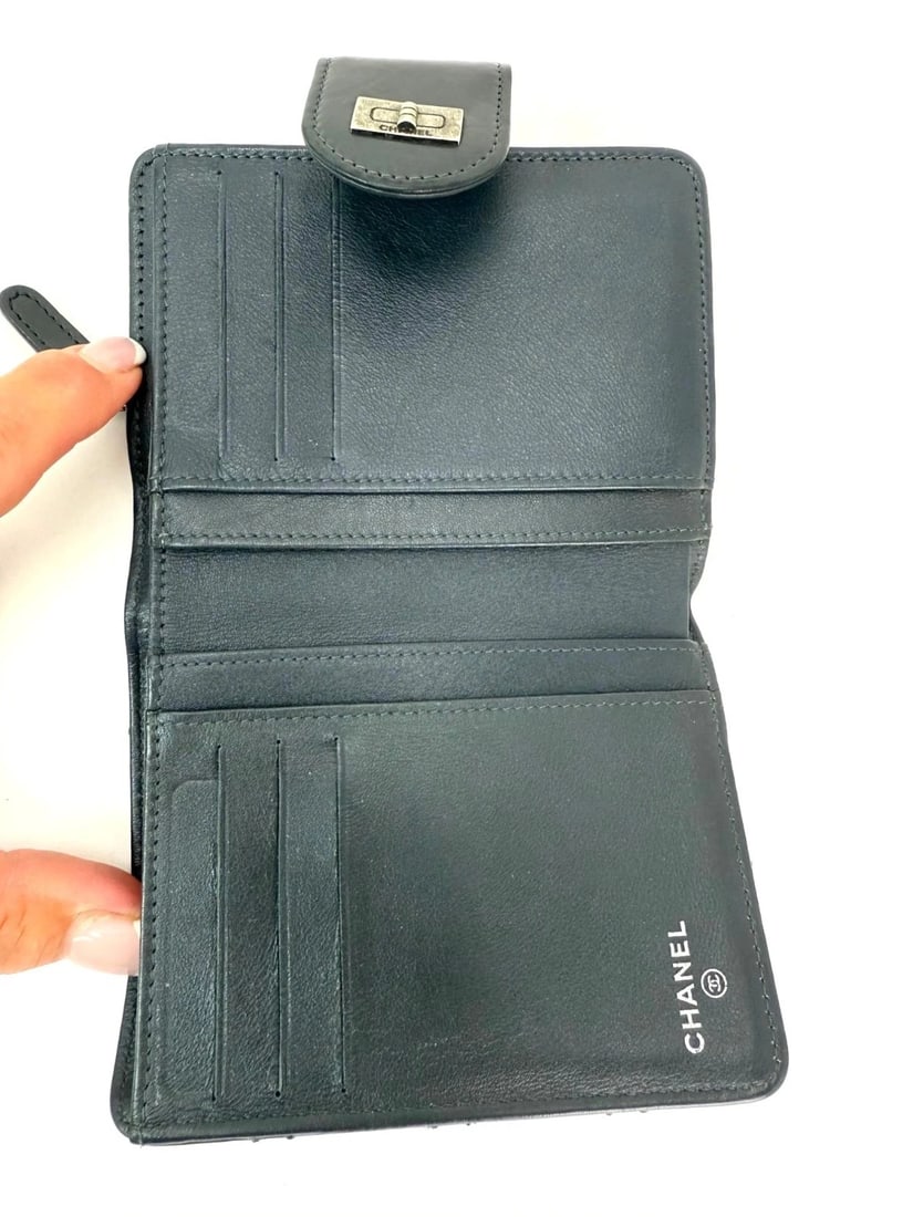 Chanel aged calfskin 2.55 Reissue Zip Gray Compact Wallet - 11