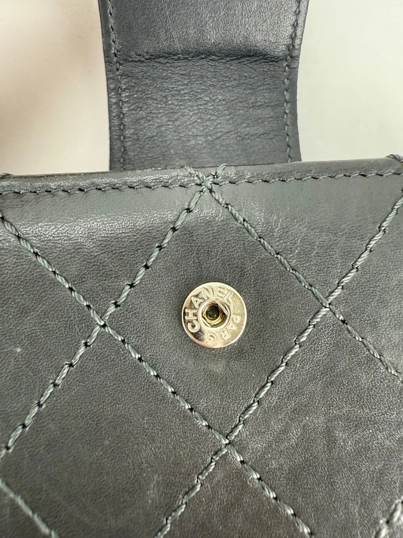 Chanel aged calfskin 2.55 Reissue Zip Gray Compact Wallet - 9