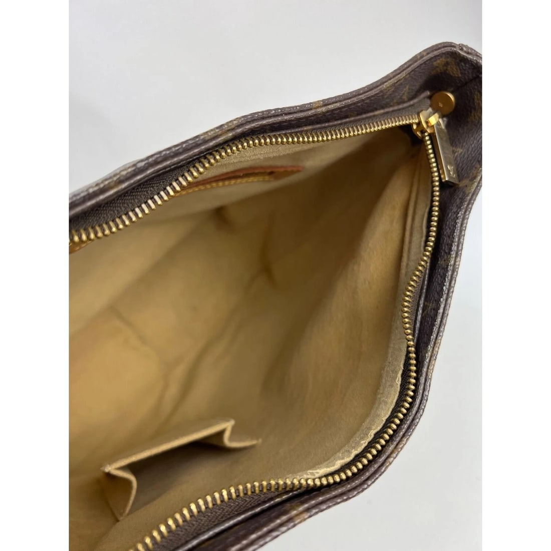 LOUIS VUITTON Looping GM Monogram Shoulder Bag - 3