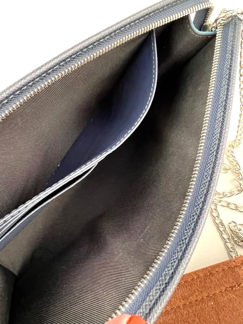 Louis Vuitton Pochette Voyage MM Taiga Dark Blue Leather Bag - 8