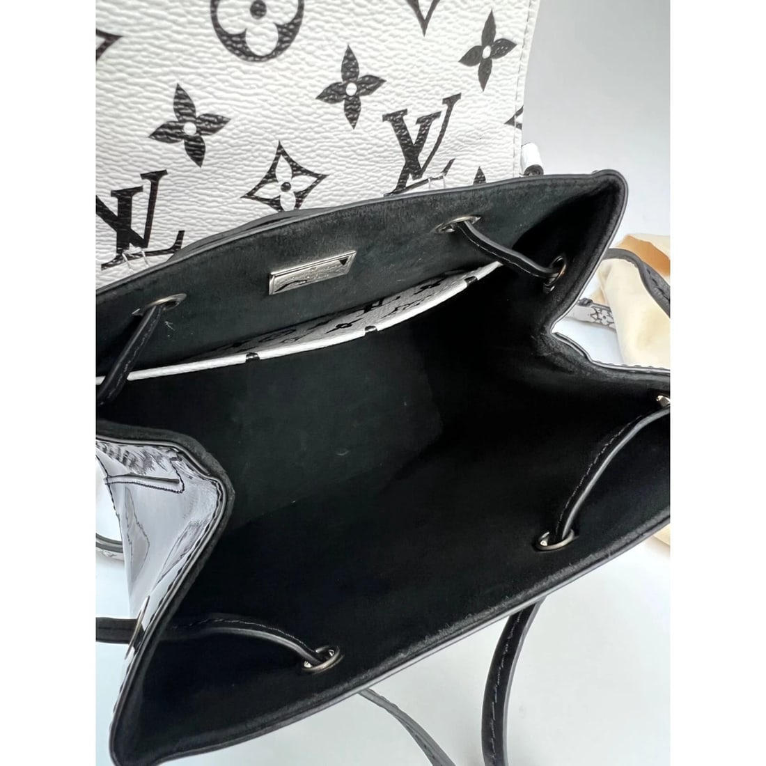 LOUIS VUITTON Hot Springs Backpack White Monogram and Patent Leather - 3