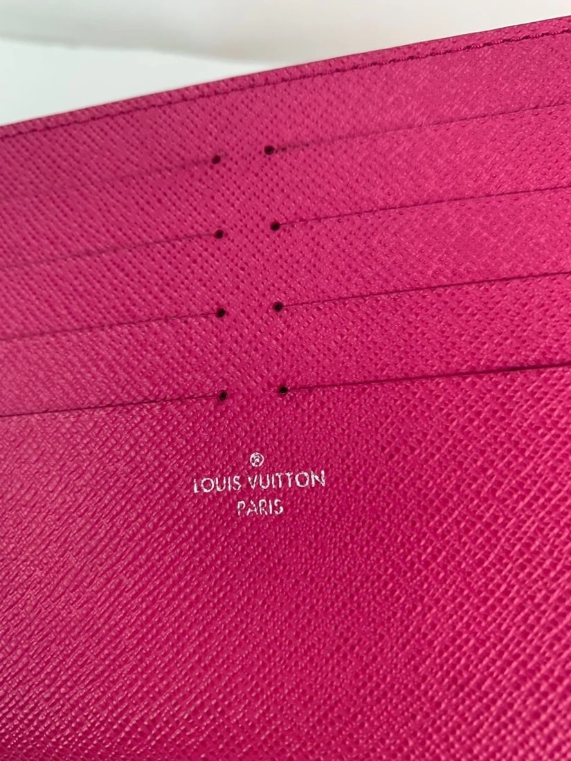 Louis Vuitton 8 Credit Card Insert Pink Leather wallet from Felicie - 3