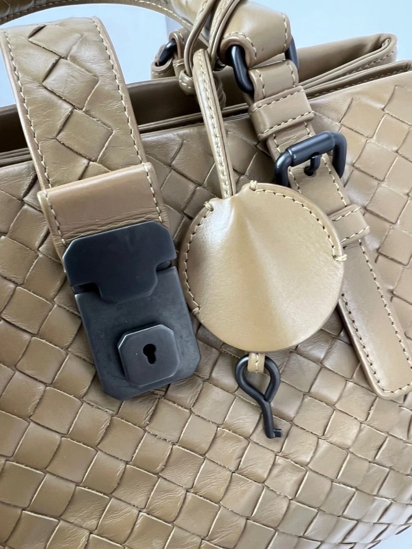 Bottega Veneta Roma Intrecciato Nappa Taupe Shoulder Bag - 6