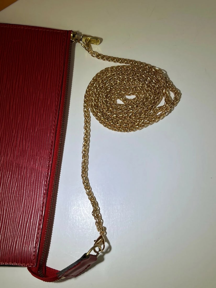 Louis Vuitton Epi 24 Pochette Accessories Red Leather Crossbody Bag - 11