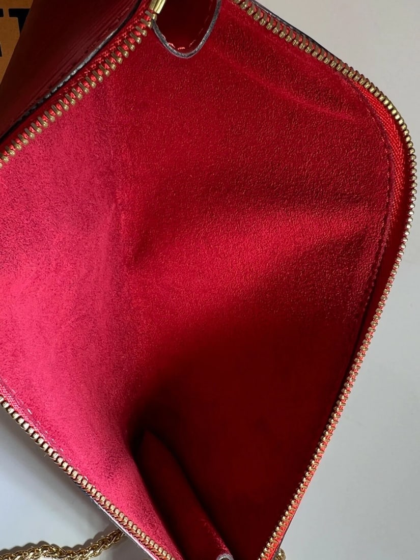 Louis Vuitton Epi 24 Pochette Accessories Red Leather Crossbody Bag - 9