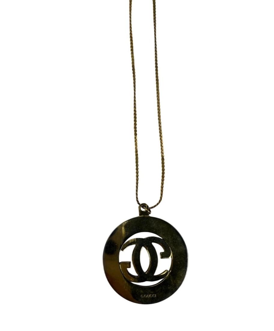 Gucci Interlocking G Pendant Gold Tone Vintage Necklace - 10