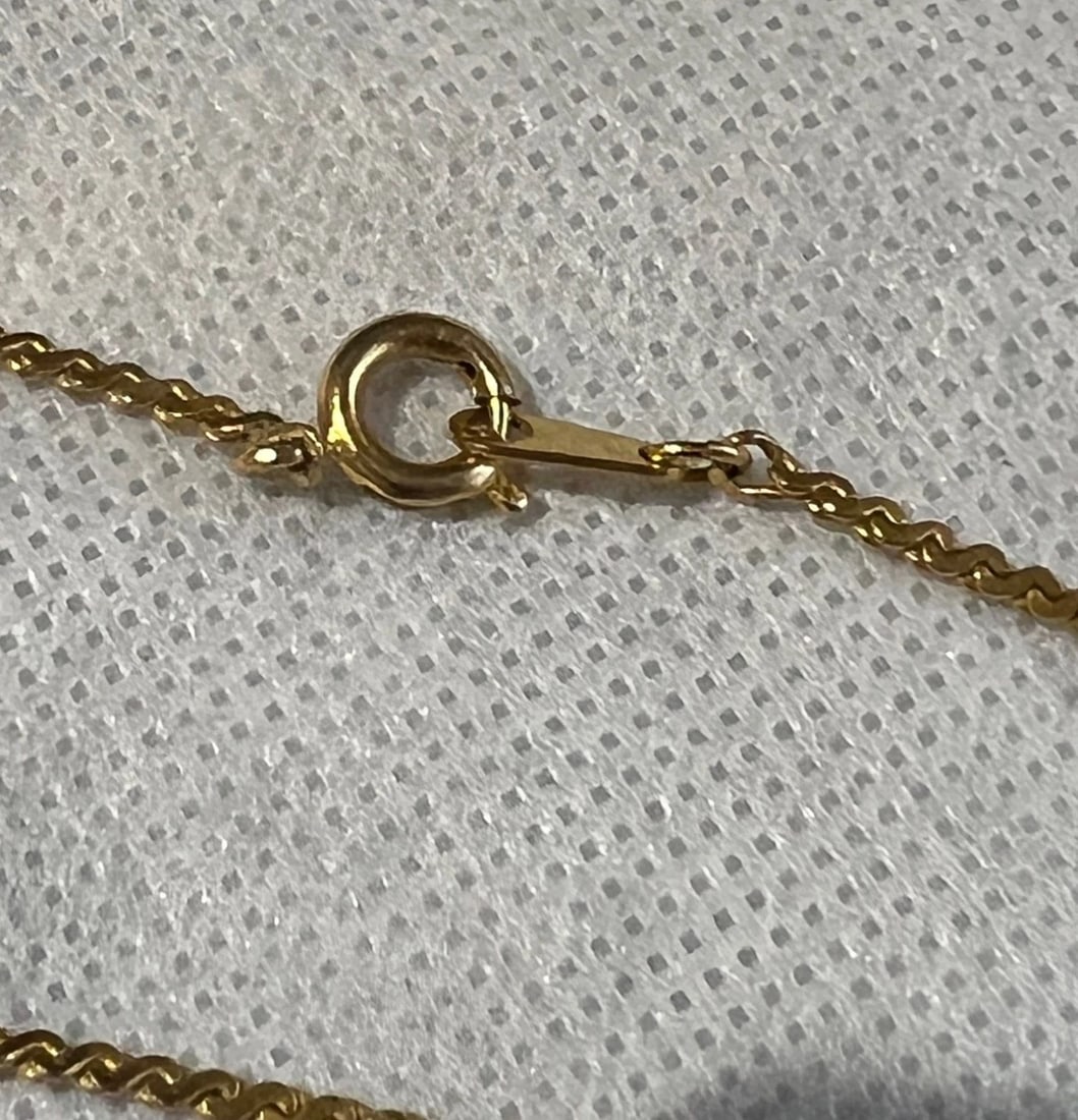 Gucci Interlocking G Pendant Gold Tone Vintage Necklace - 12