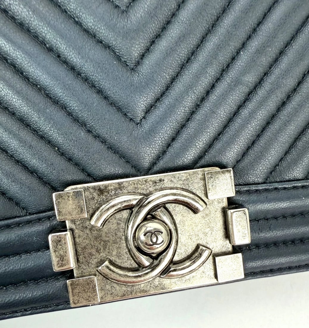 CHANEL Lambskin Chevron Quilted Medium Boy Flap Navy Blue Shoulder Bag - 4