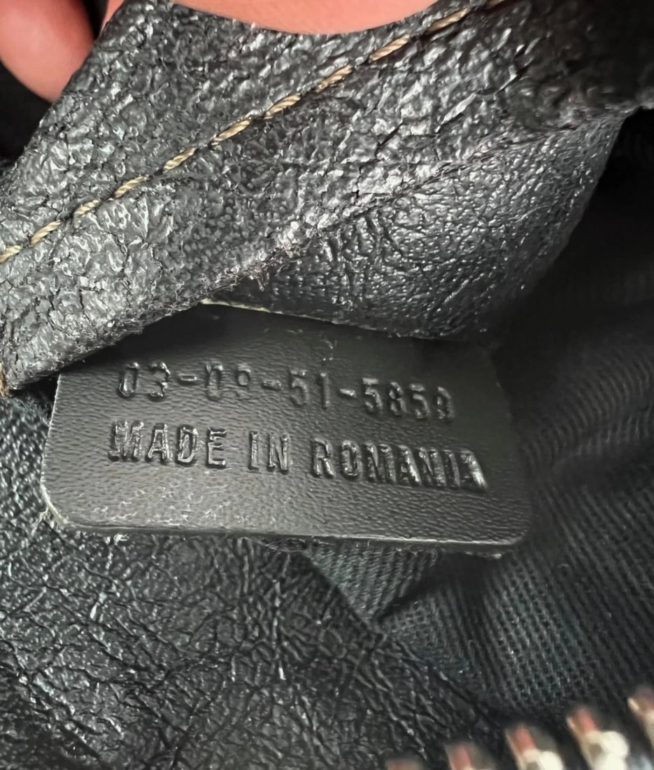 Chloe Eclipse Logo Embellished Black Leather Tote - 7