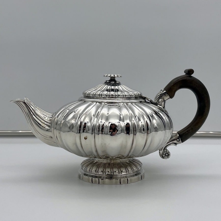 Early 19th Century Antique George IV Sterling Silver Teapot London 1821 Robert Hennell II - 3