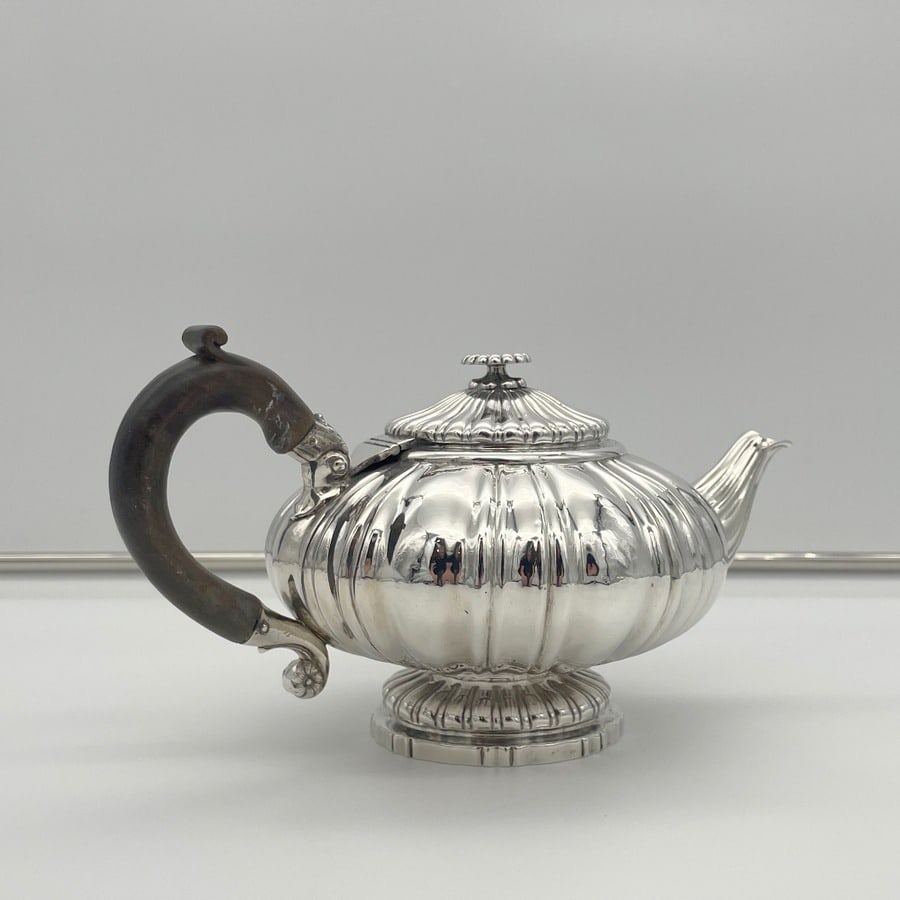 Early 19th Century Antique George IV Sterling Silver Teapot London 1821 Robert Hennell II - 5