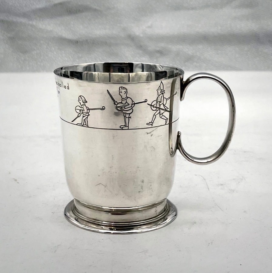 Mid 20th Century Modern Sterling Silver Nursery Rhyme Themed Mug London 1948 Wakely & Wheeler - 5