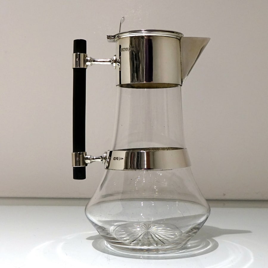 Early 20th Century Antique Edwardian Sterling Silver & Glass Claret Jug Sheffield 1907 Walker & Hall: Title:Early 20th Century Antique Edwardian Sterling Silver & Glass Claret Jug Sheffield 1907 Walker & HallDescription:Description A truly stunning Edwardian silver and glass claret jug which is