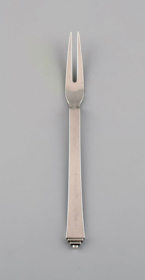 Two Georg Jensen Pyramid cold meat forks in sterling silver. 1930s. - 2