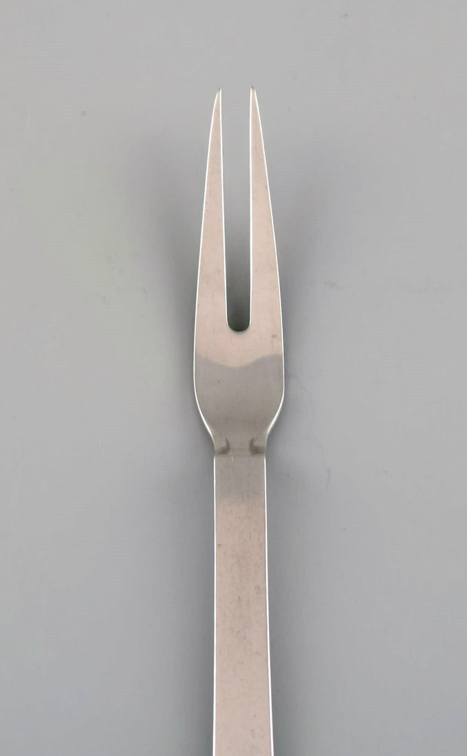 Two Georg Jensen Pyramid cold meat forks in sterling silver. 1930s. - 3
