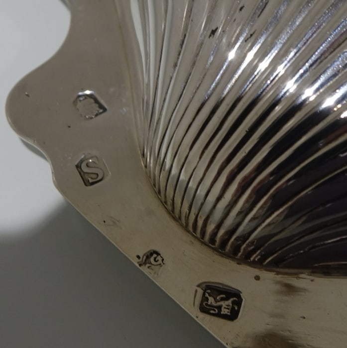 Early 18th Century Antique George II Sterling Silver Butter Dish London 1733 John Gamon - 7