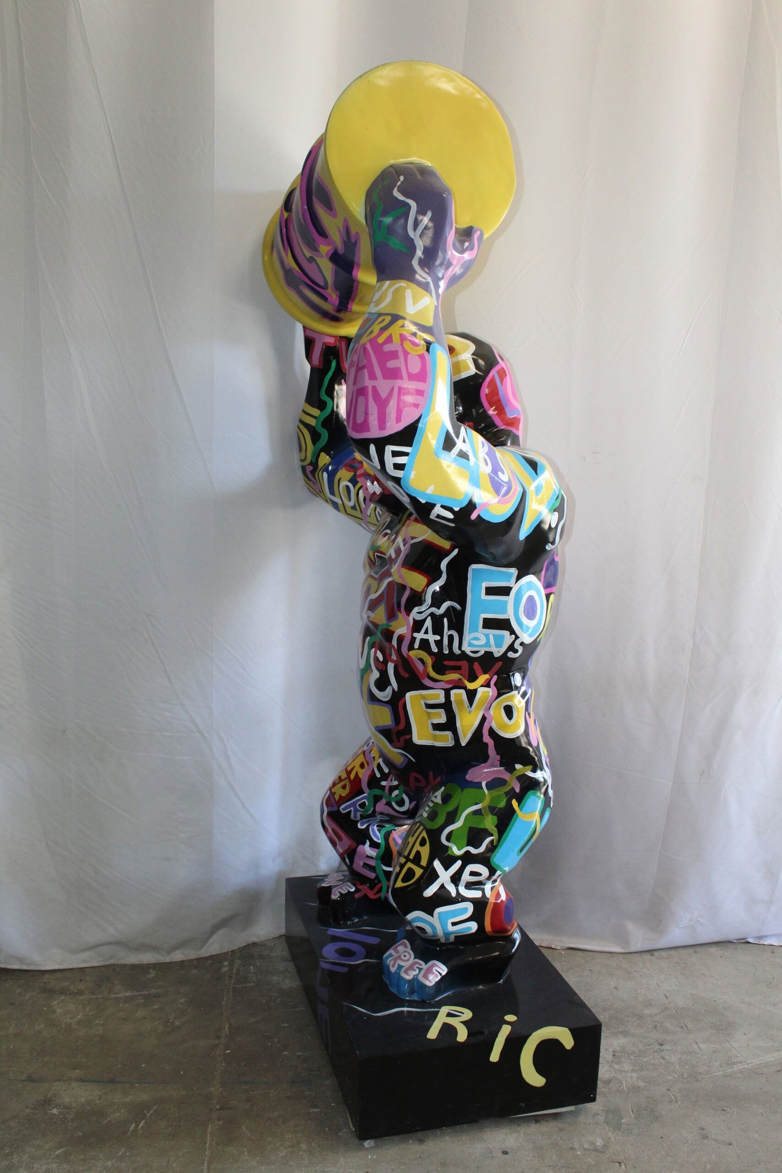 Giant Resin Gorilla Statue Holding a Barrell 28" x 21" x 83"H - 10