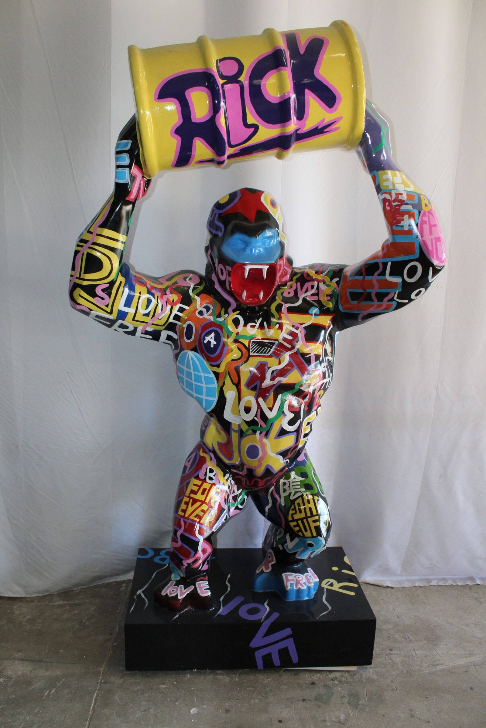 Giant Resin Gorilla Statue Holding a Barrell 28" x 21" x 83"H - 2