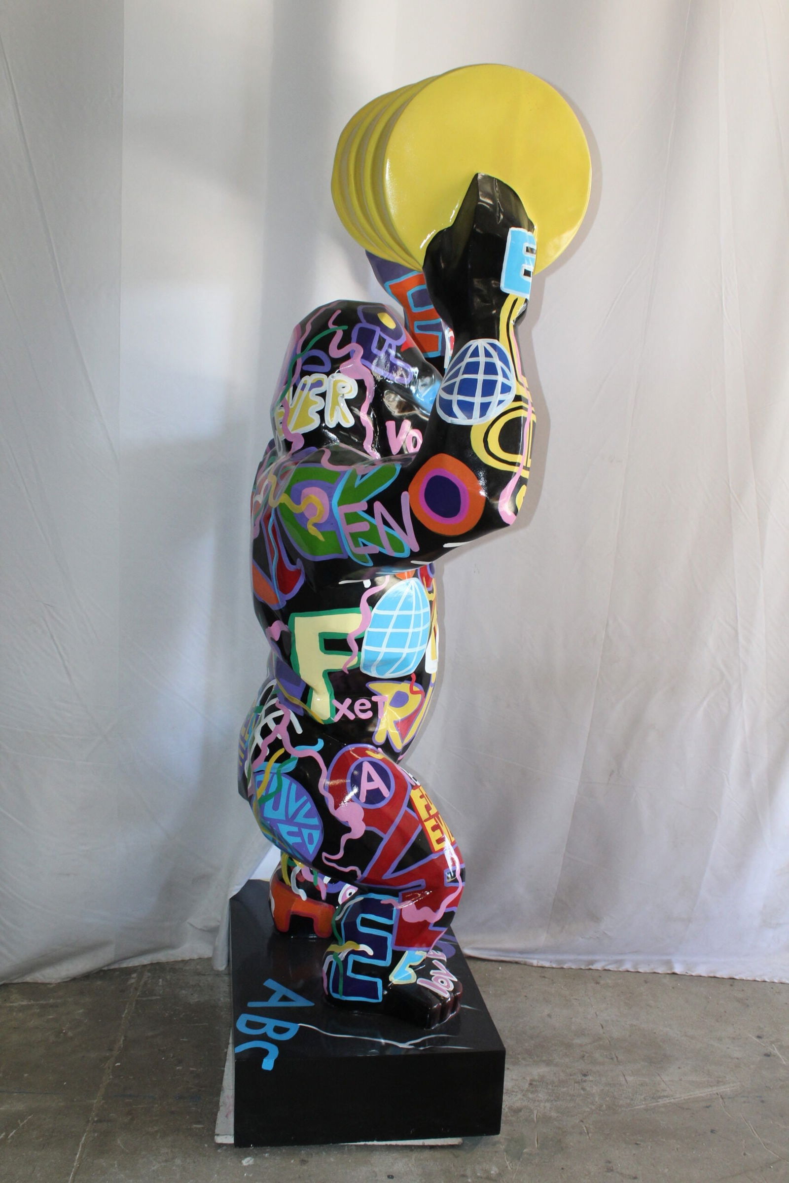 Giant Resin Gorilla Statue Holding a Barrell 28" x 21" x 83"H - 5