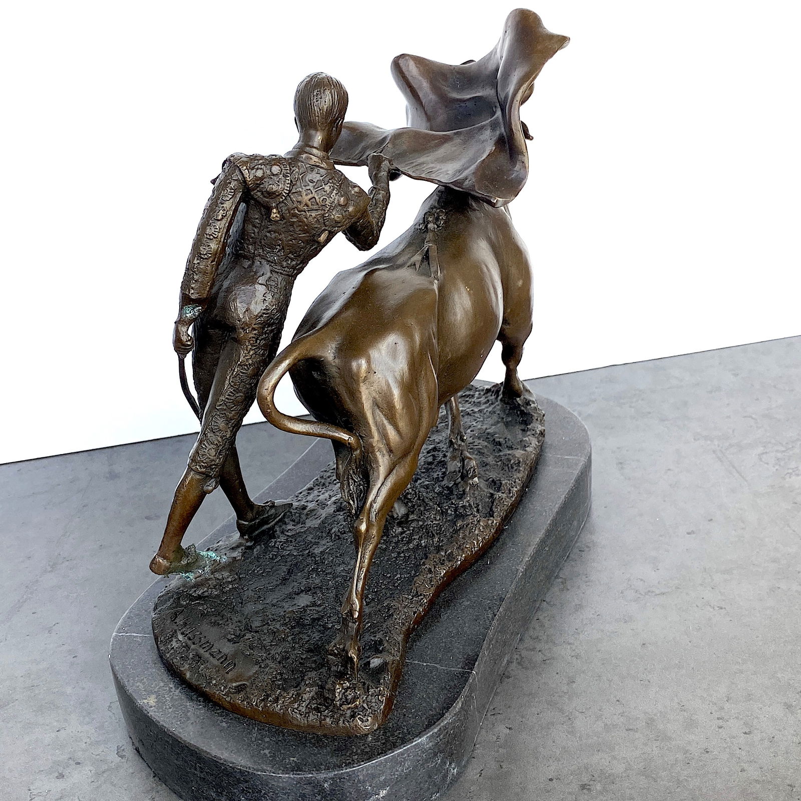 Bronze Statue of a Corrida bullfighter / Matador on marble base - 5