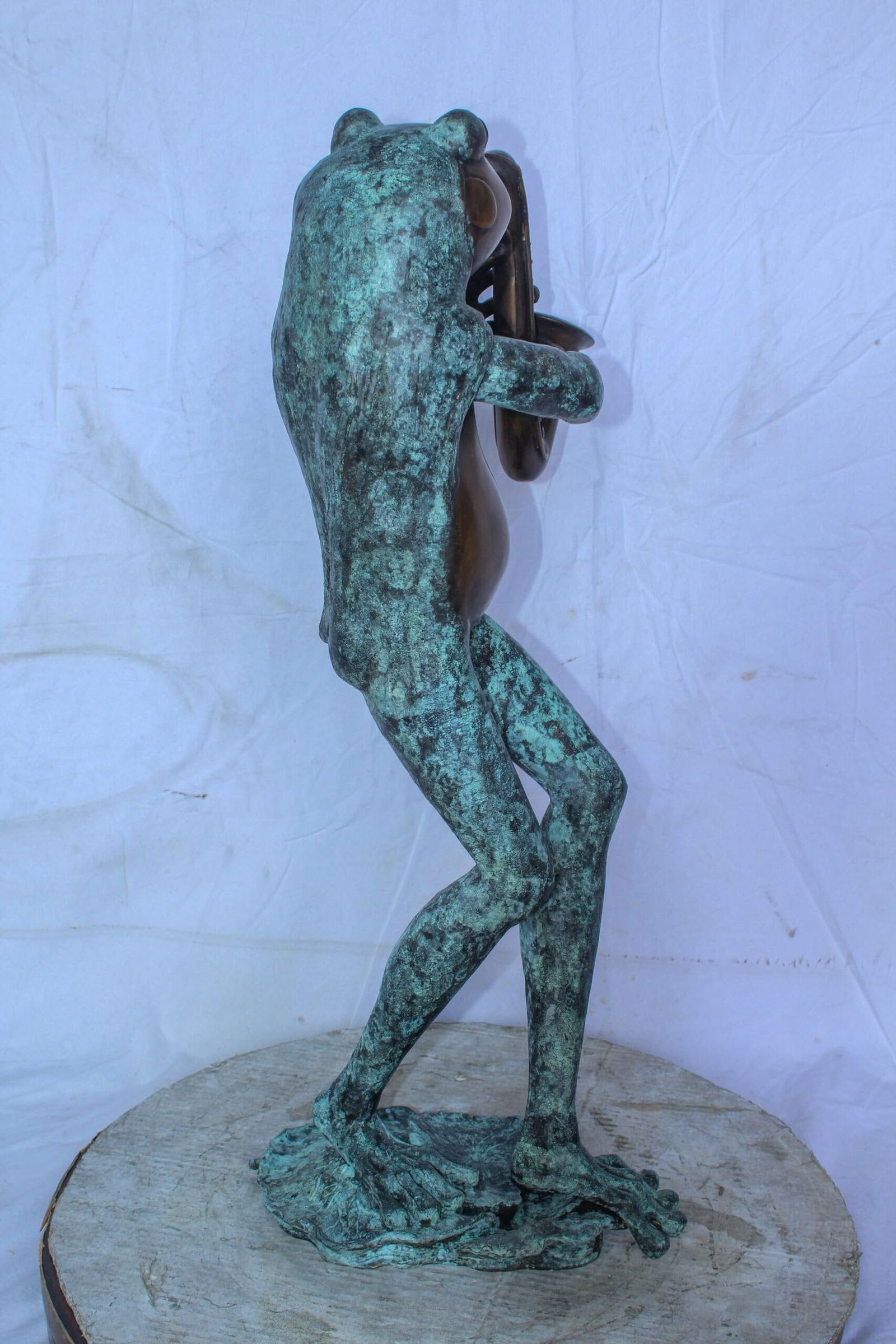 Musical Frog Playing Saxophone Bronze Fountain, Fun home Decor 14" x 9" x 32"H - 8