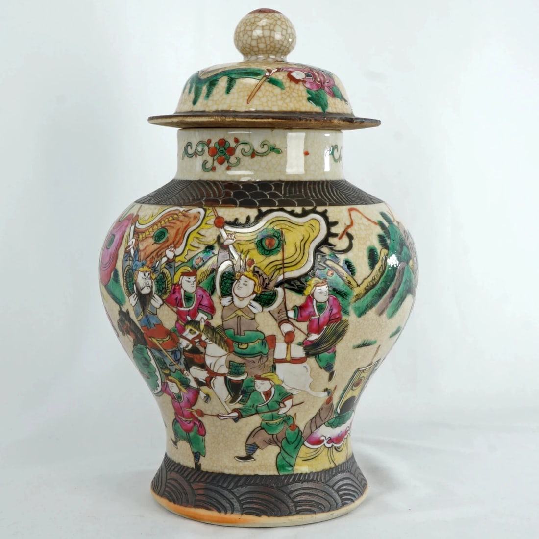 Large Chinese Warrior Lidded Jar circa 1900 - 6
