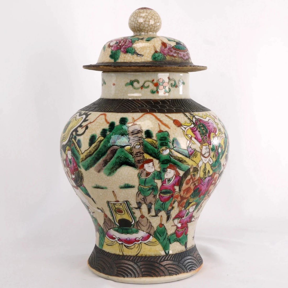 Large Chinese Warrior Lidded Jar circa 1900 - 7