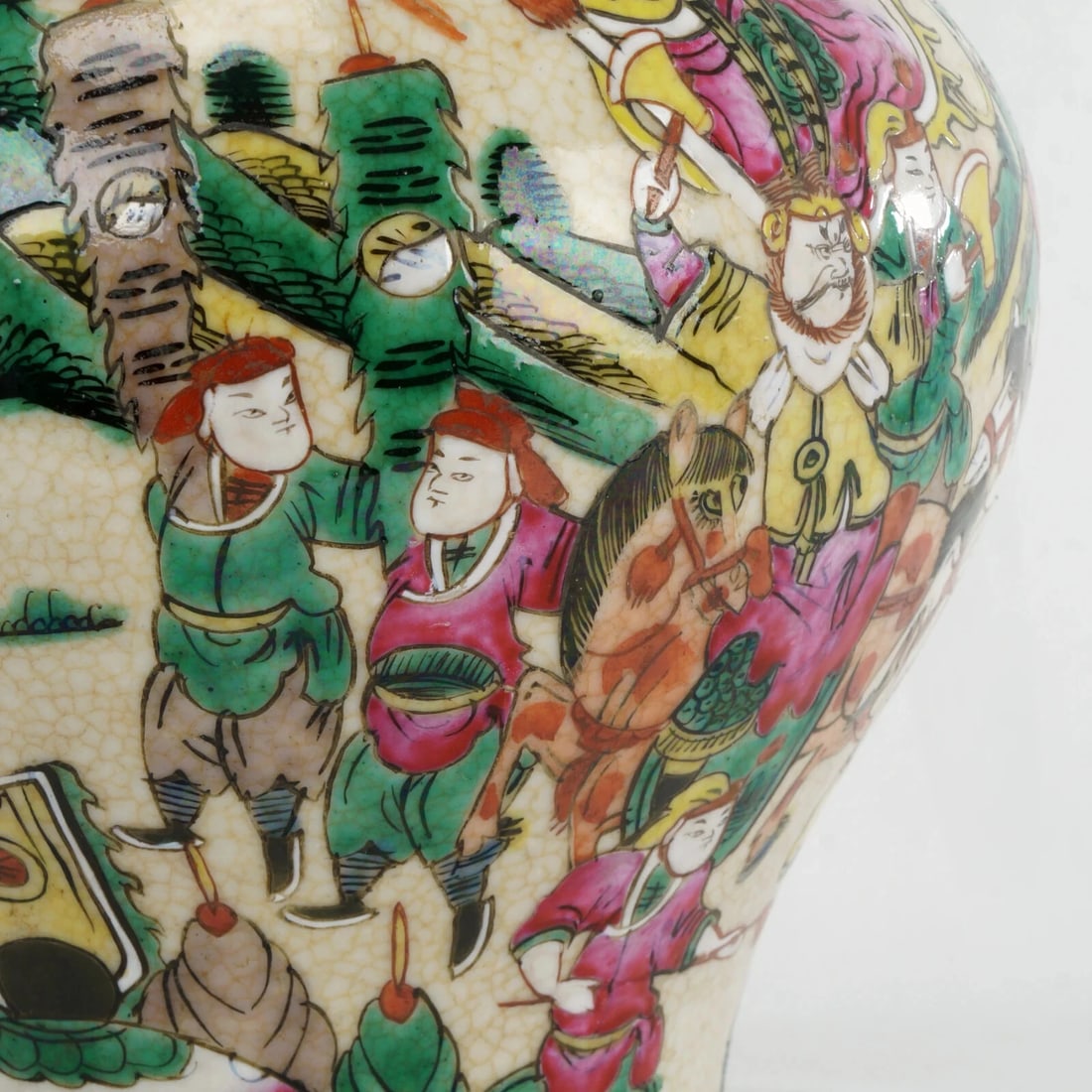 Large Chinese Warrior Lidded Jar circa 1900 - 8