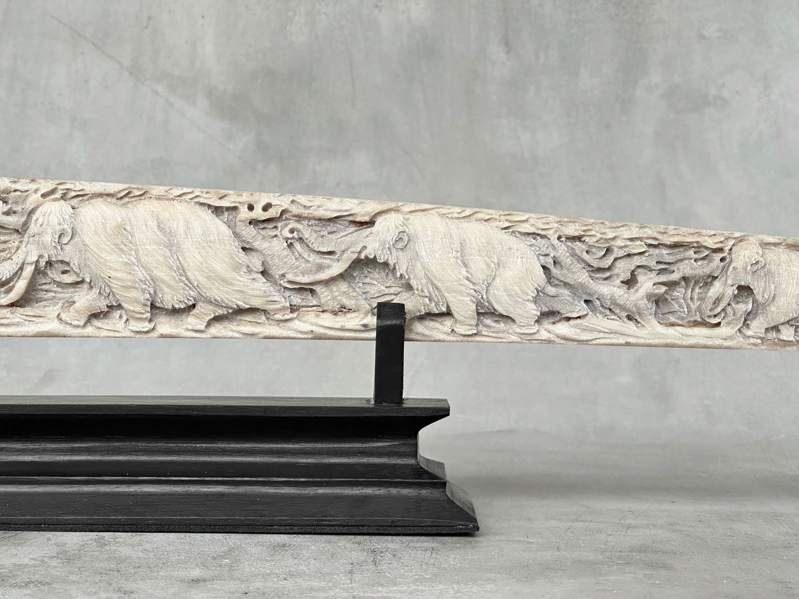 Large engraved Swordfish rostrum - Prehistoric Woolly Mammoth Scene - 9