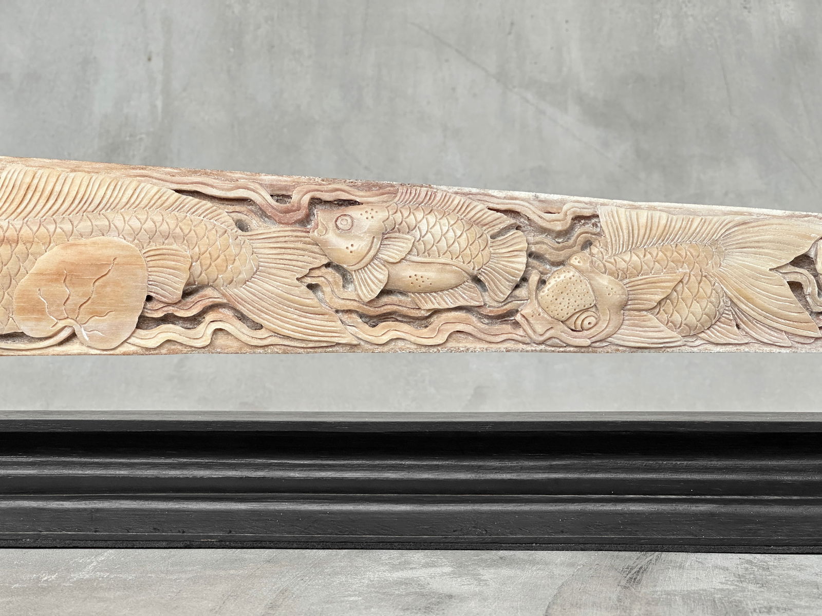 Wonderful large carved swordfish tusk - Japanese koi motif - 8