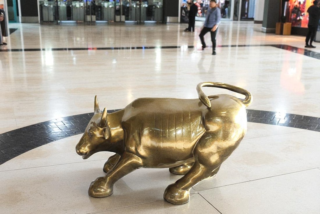 Iconic Giant Fiberglass Bronze Color Wall Street Bull 57" x 28" x 33"H - 5