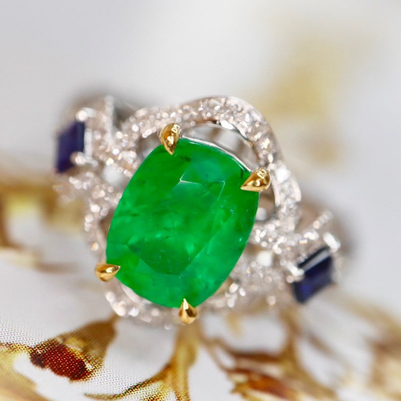 14K GOLD 1.89 CTW VIVID GREEN NATURAL EMERALD & DIAMOND RING - 3