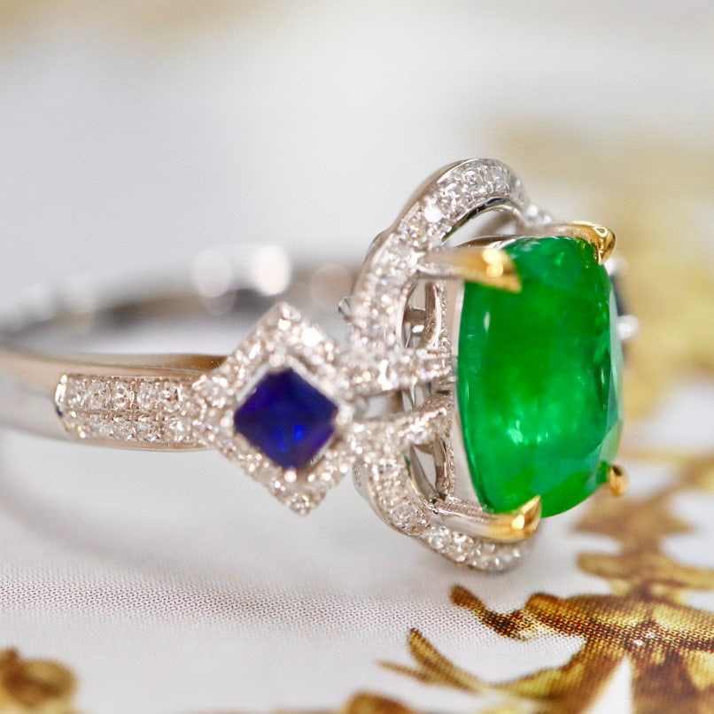 14K GOLD 1.89 CTW VIVID GREEN NATURAL EMERALD & DIAMOND RING - 7