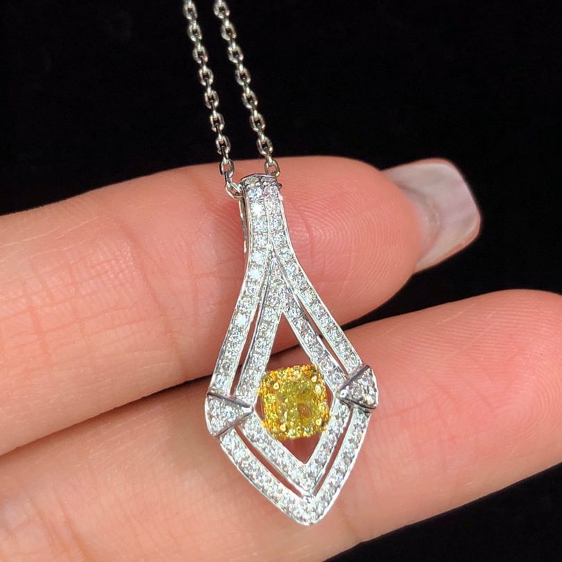 14K GOLD 0.55 CTW NATURAL YELLOW DIAMOND & DIAMOND PENDANT - 4