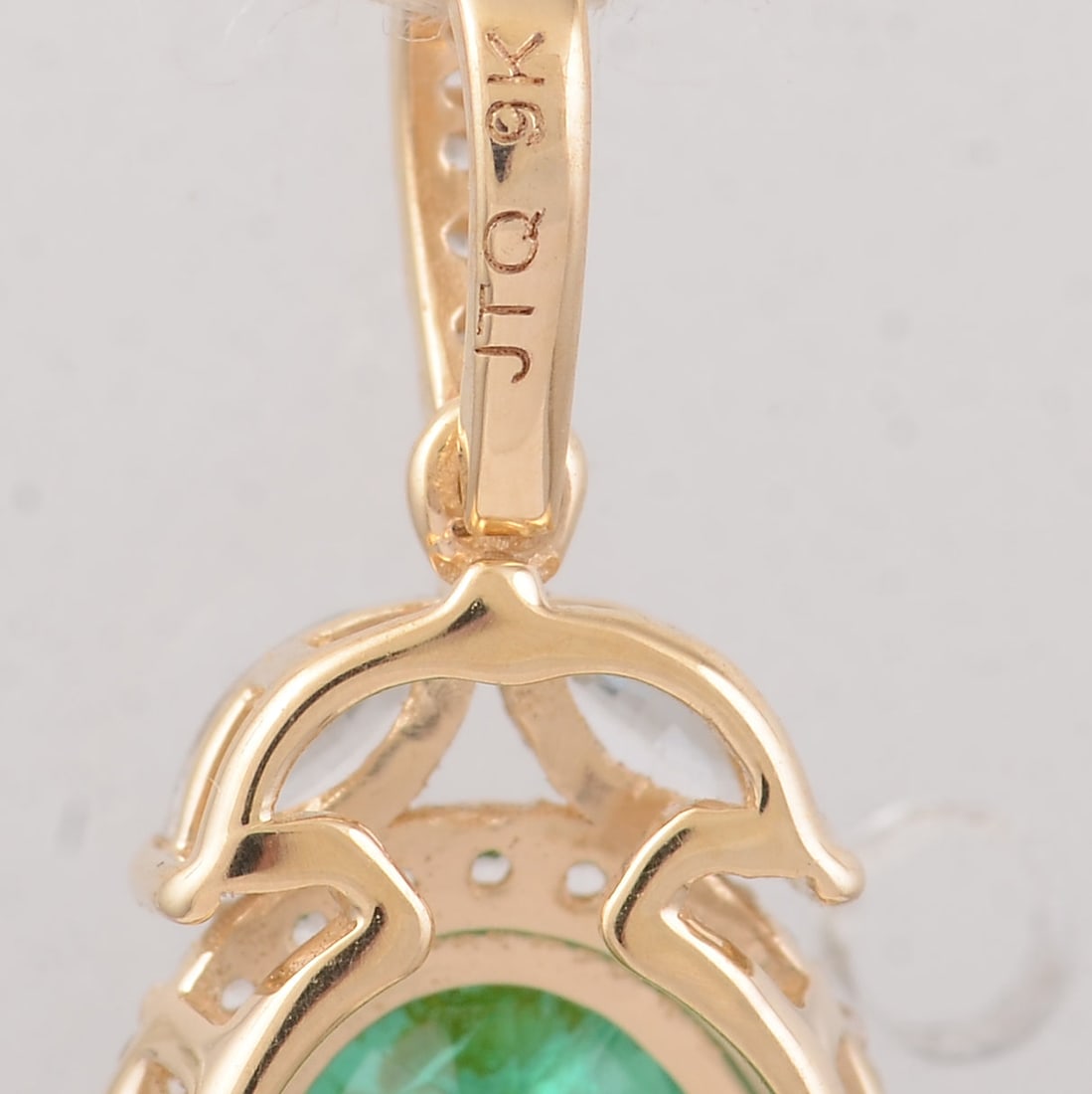 1.71 Ct Oval Emerald 9K Gold Pendant - 5