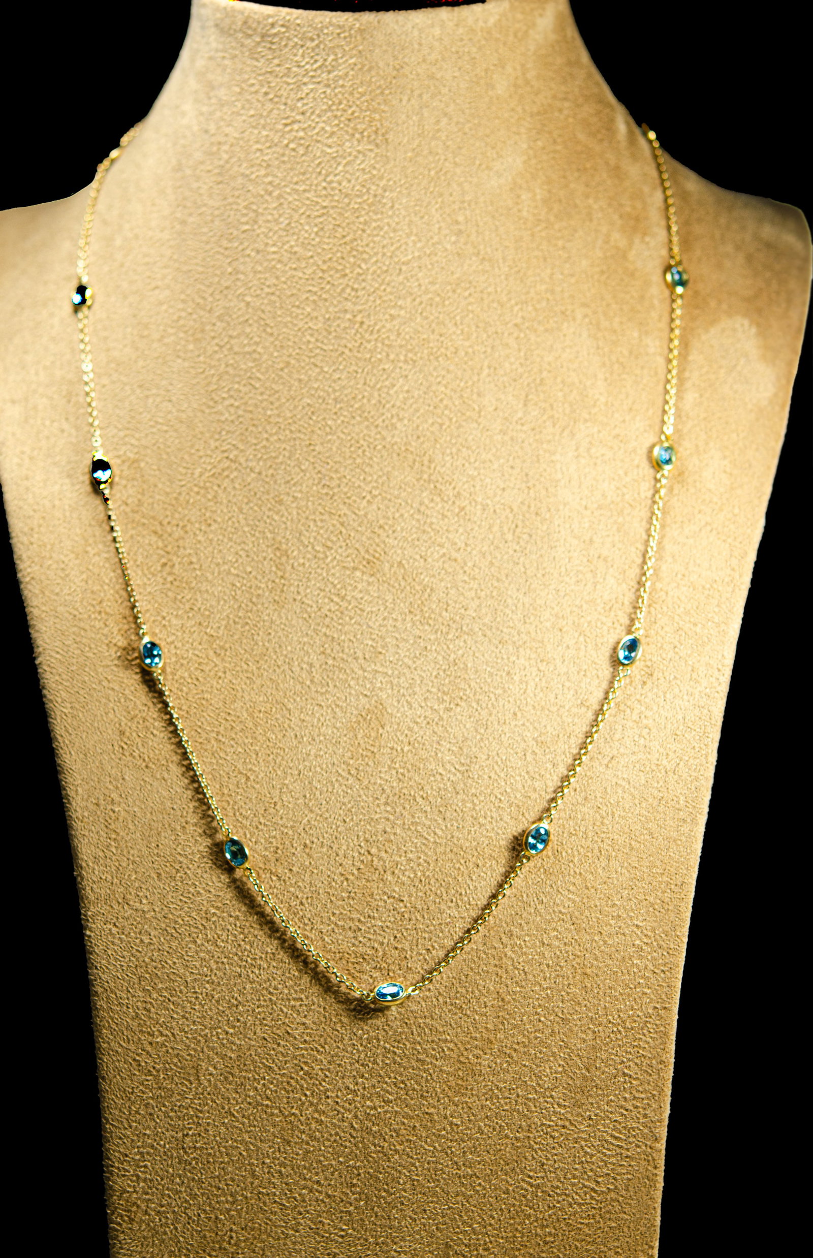 18K Gold-Plated 925 Silver Zircon Chain: Title:18K Gold-Plated 925 Silver Zircon ChainDescription:18K Gold-Plated 925 Silver Zircon ChainBrilliant zircon stones catch the light on an 18K gold-plated 925 silver chain, delivering diamond-like