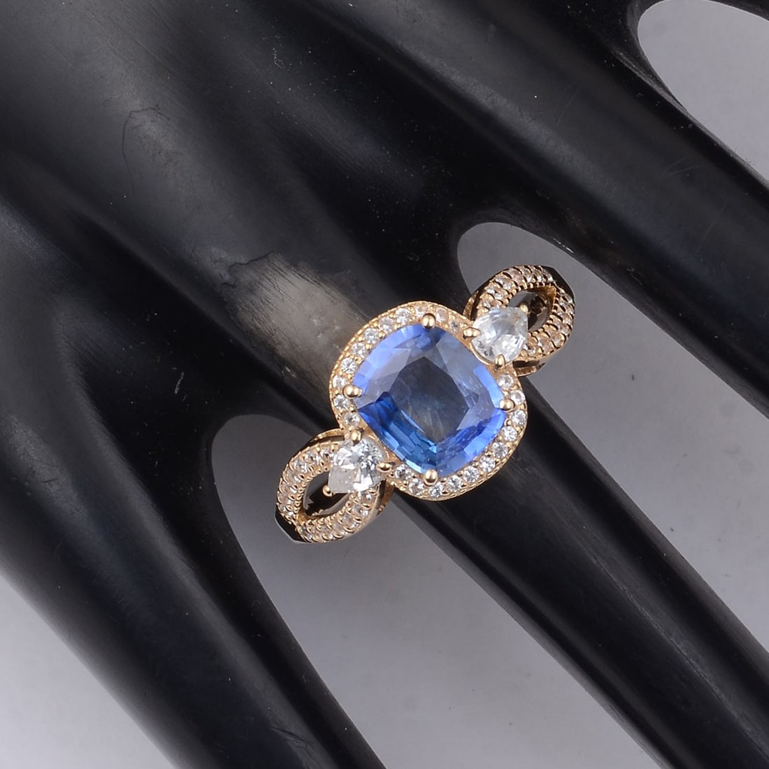 2.26 Ct Cushion Sapphire 9K Gold Ring - 2