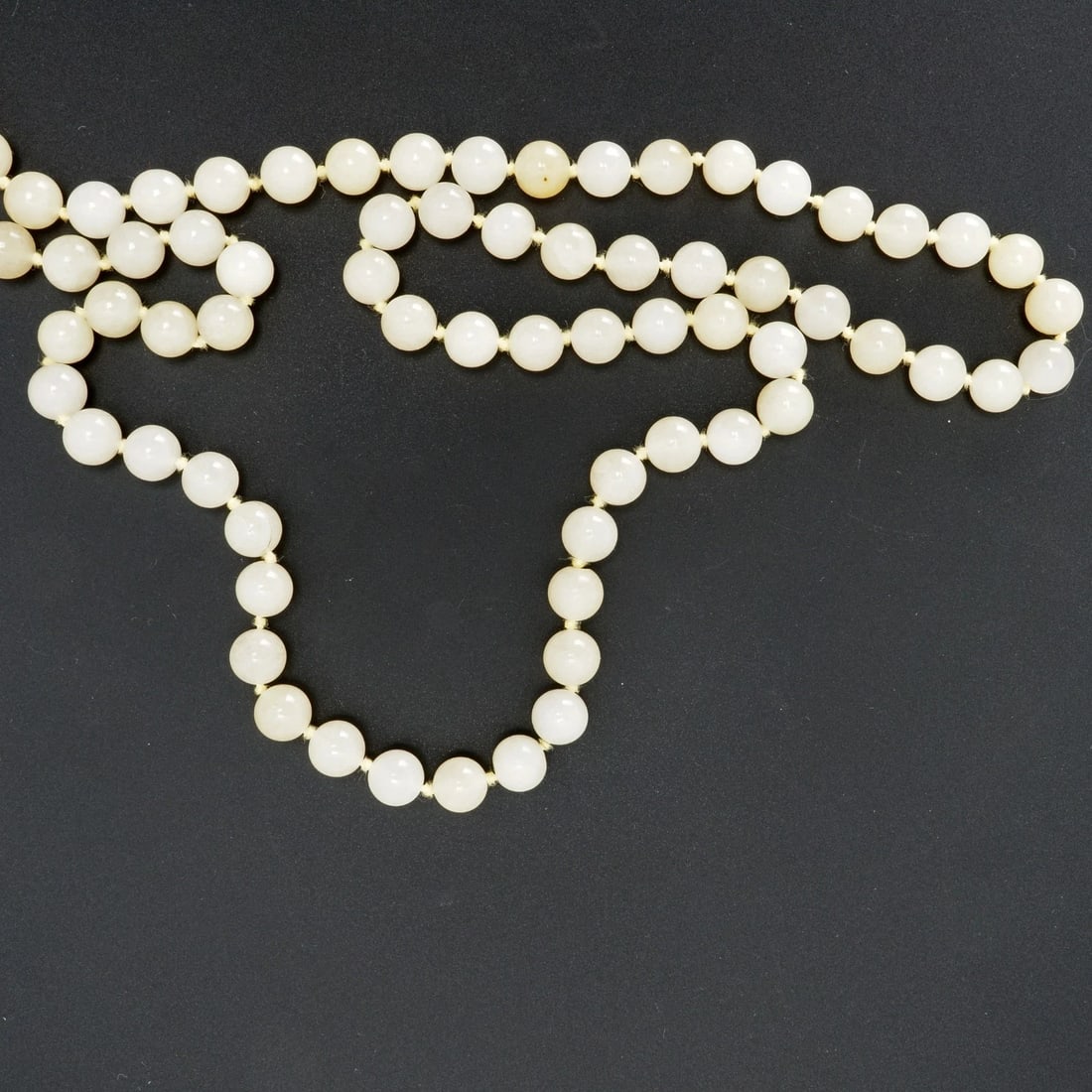 Vintage 32 in White Hardstone Bead Necklace - 2