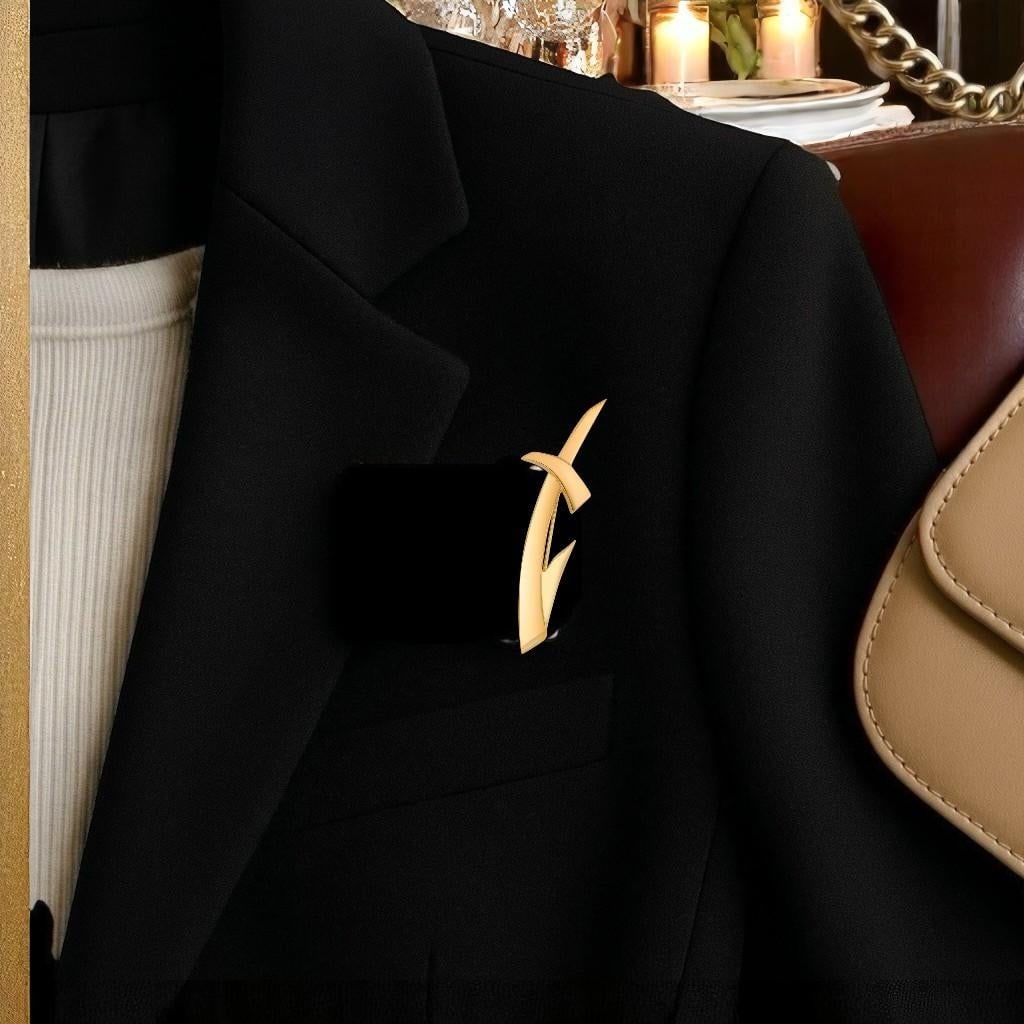 Vintage Tiffany Co Paloma Picasso Modernist 1.60 Inch Long 18 Karat Yellow Gold Brooch - 4