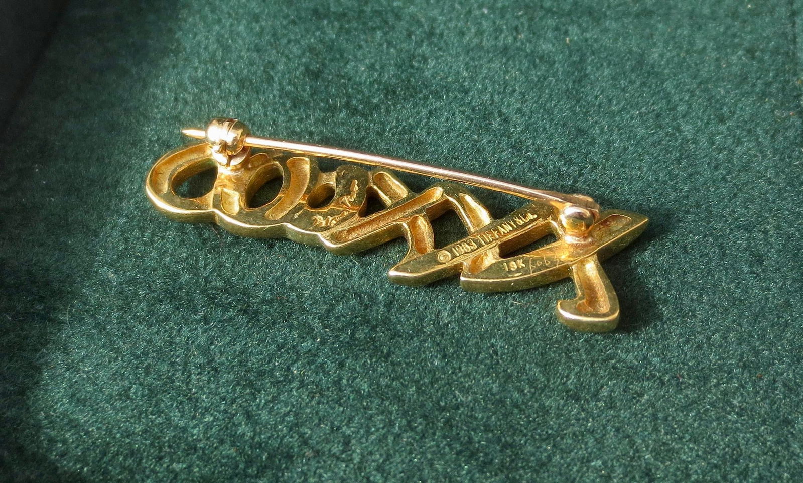 18 Kt. Gold Paloma Picasso Xxxooo Pin. 1983 Tiffany - 2