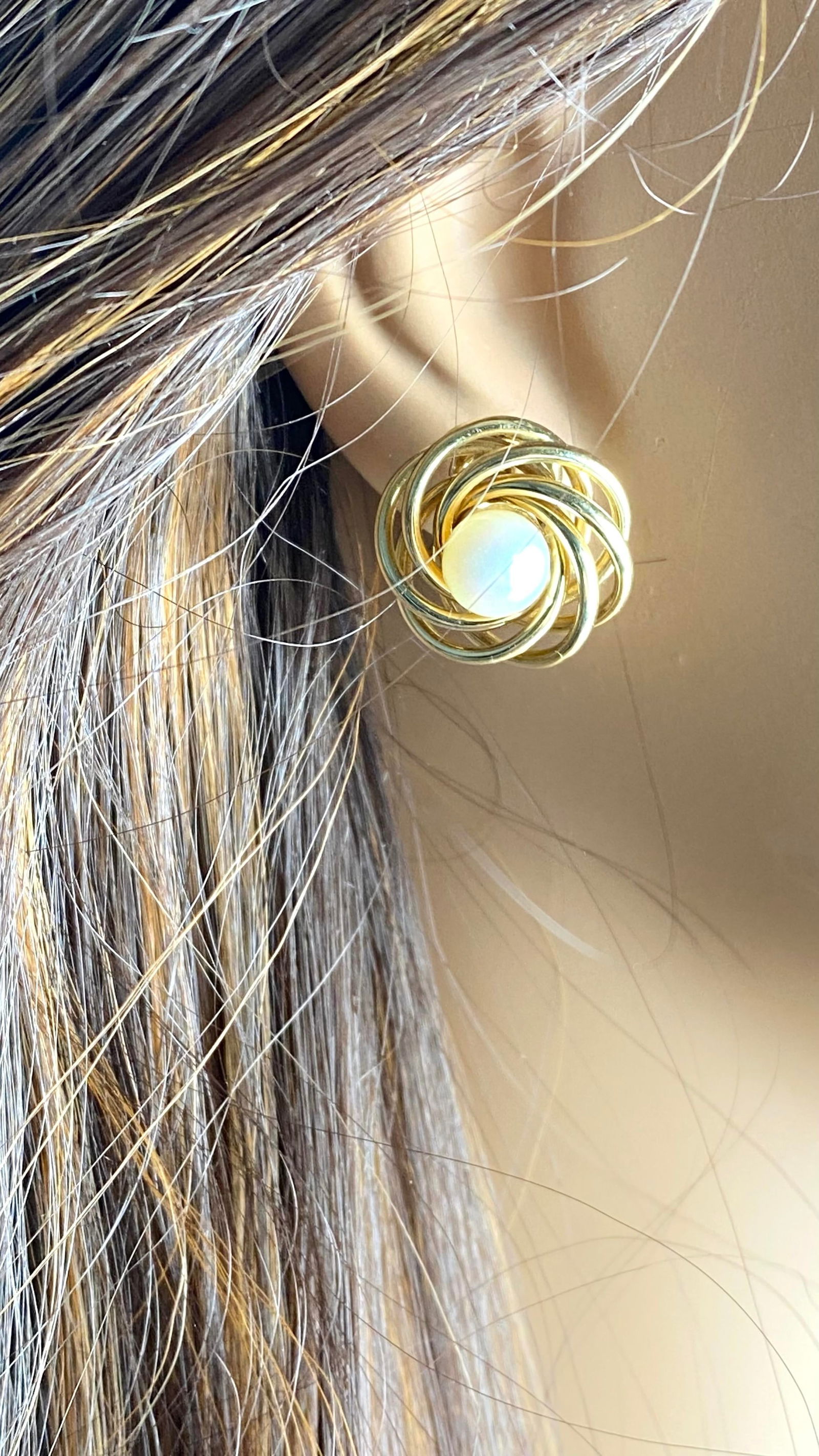 Vintage Tiffany and Co. 14k Yellow Gold Pearl Lever-Back Earrings - 2 Pieces - 9