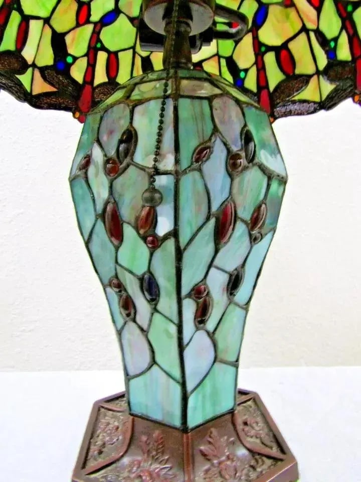 1980s Tiffany Style Dragonfly Stained Glass Body and Shade Dual Light Table Lamp - 4