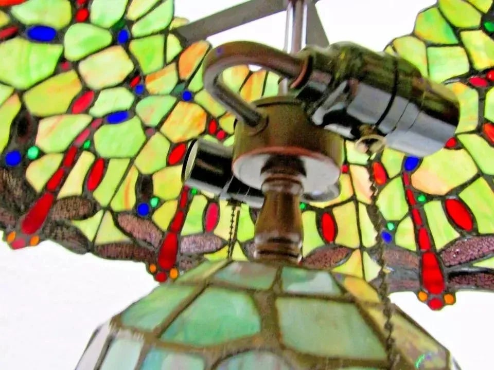 1980s Tiffany Style Dragonfly Stained Glass Body and Shade Dual Light Table Lamp - 7